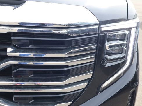 Used 2025 GMC Sierra 1500 SLT image 9