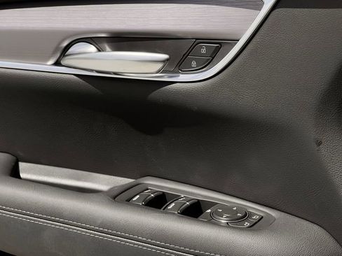 New 2026 Cadillac XT5 Luxury image 19