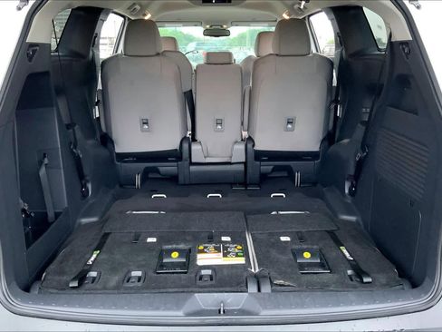 Used 2026 Toyota Sienna LE FWD image 34