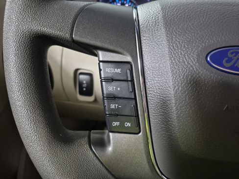 Used 2011 Ford Taurus SE FWD image 10