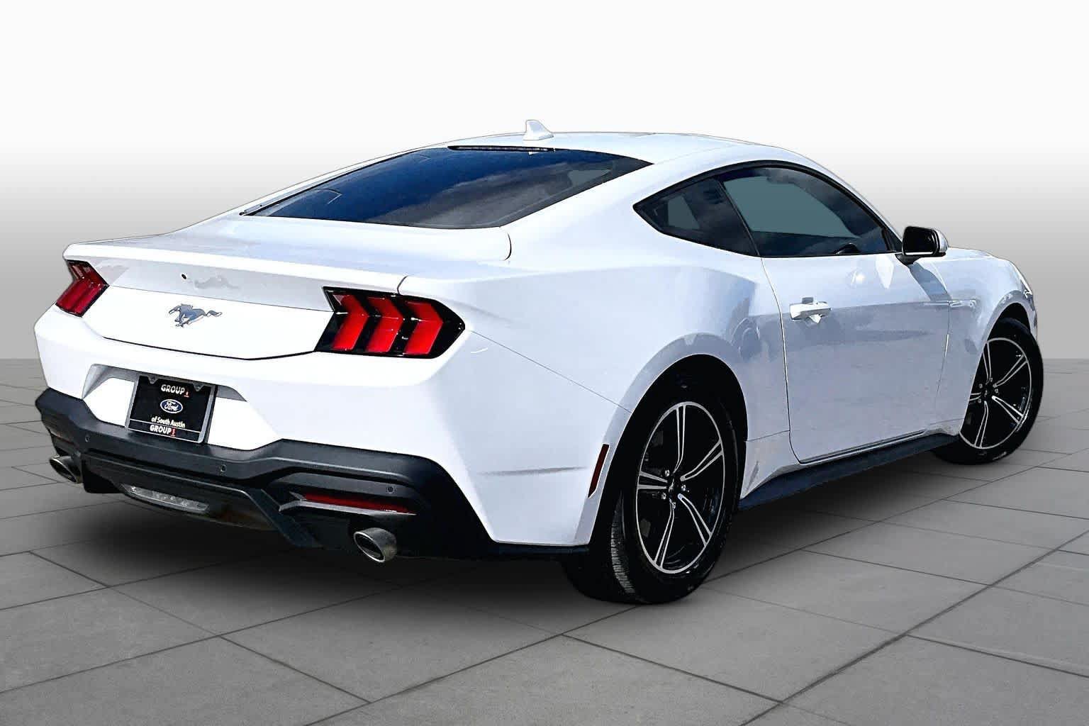 Used 2025 Ford Mustang Coupe RWD image 13