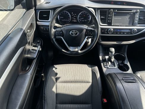 Used 2018 Toyota Highlander Plus image 17