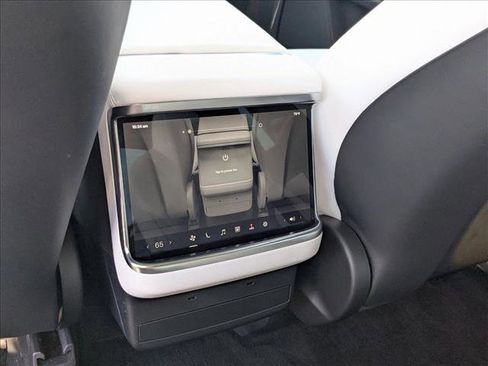 Used 2023 Tesla Model X Plaid image 18