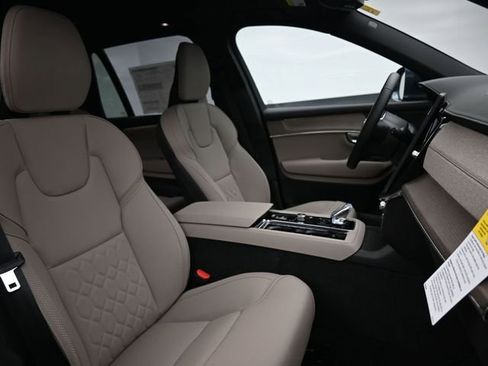 New 2026 Volvo XC90 B6 Plus w/ Protection Package Premier image 36