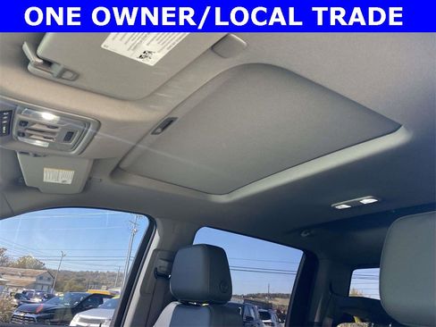 Used 2025 GMC Sierra 2500 SLT w/ SLT Premium Package image 17