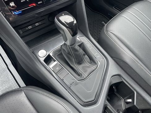 Used 2024 Volkswagen Tiguan SE R-Line image 18