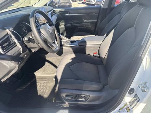 Used 2022 Toyota Camry LE image 17