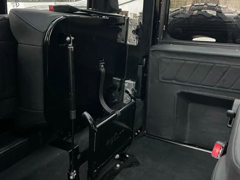 Used 1994 Land Rover Defender 90 image 21