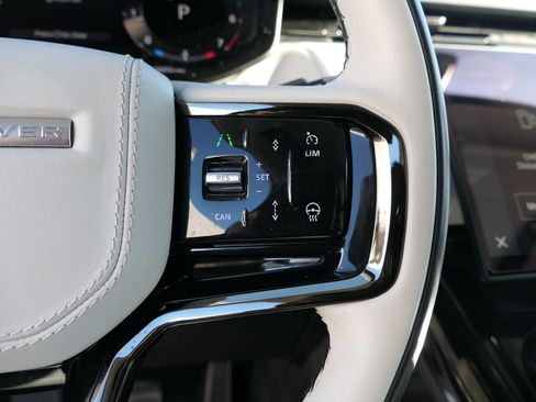 Used 2023 Land Rover Range Rover Sport SE Dynamic image 16