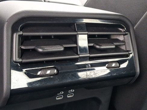 Used 2026 BMW 530i xDrive AWD/4WD image 11