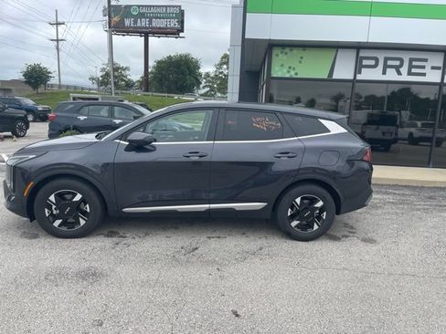 Used 2026 Kia Sportage LX FWD image 8