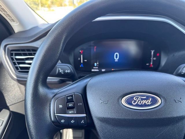 Used 2025 Ford Escape Active AWD/4WD image 10
