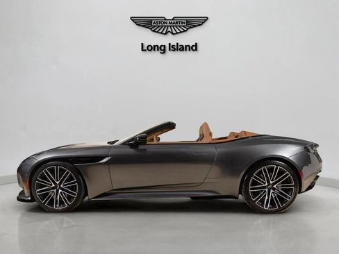Used 2026 Aston Martin DB12 Convertible image 9