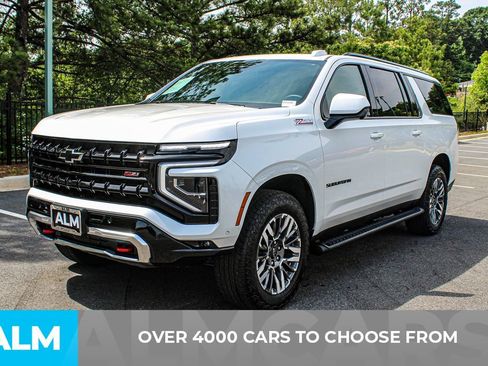Used 2025 Chevrolet Suburban Z71 AWD/4WD image 3