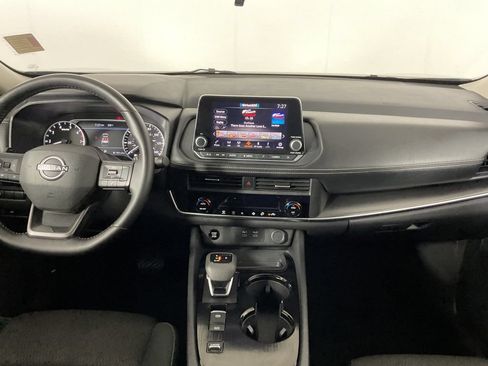 Used 2025 Nissan Rogue SV FWD image 15