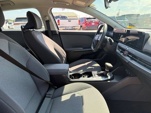 Used 2025 Kia K4 FWD image 41