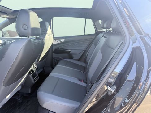 Used 2023 Volkswagen ID.4 Pro S image 14