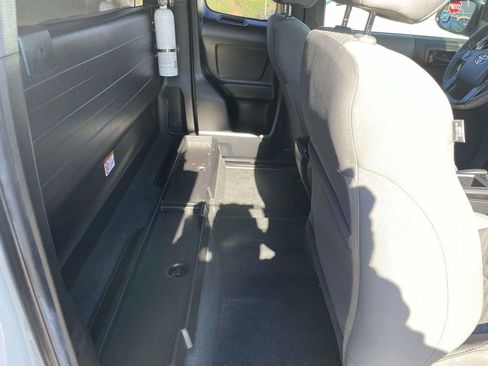 Used 2022 Toyota Tacoma SR image 42