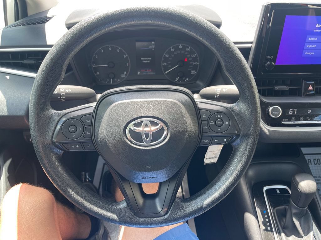 Used 2025 Toyota Corolla LE FWD image 14