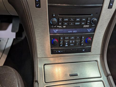 Used 2014 Cadillac Escalade Platinum image 20