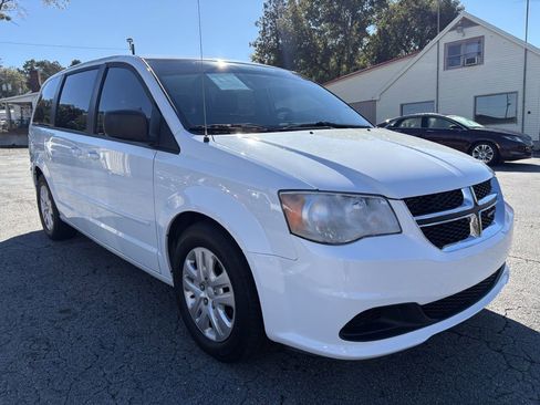 Used 2016 Dodge Grand Caravan SE w/ Quick Order Package 29E SE image 8