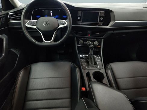 Used 2022 Volkswagen Jetta SE image 22