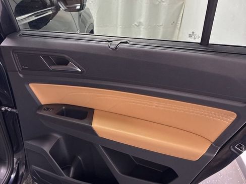 Used 2022 Volkswagen Atlas Cross Sport SEL Premium R-Line image 28