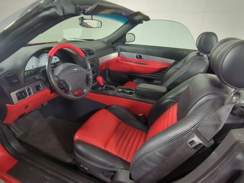 Used 2002 Ford Thunderbird Base image 18