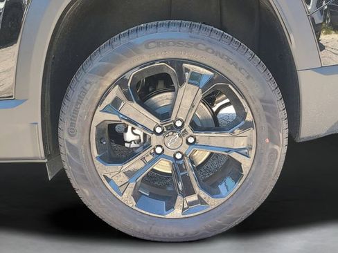 New 2026 Chevrolet Equinox LT w/ Midnight Edition FWD image 7