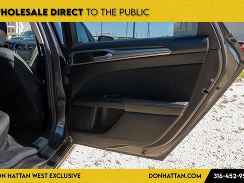 Used 2020 Ford Fusion SE image 21