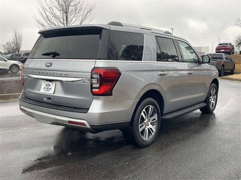 Certified 2024 Ford Expedition Limited image 3
