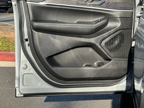 New 2025 Jeep Grand Cherokee Limited image 10