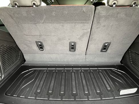 Used 2024 GMC Yukon Denali Ultimate image 31