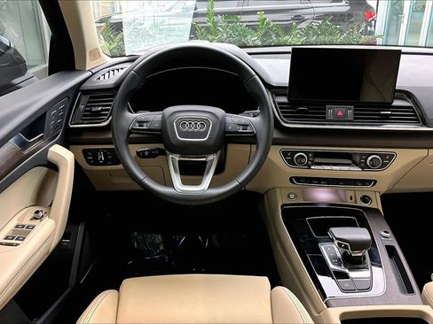 Certified 2024 Audi Q5 2.0T Premium Plus image 5