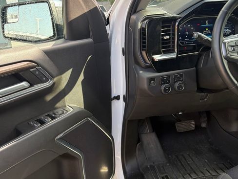 Used 2023 Chevrolet Silverado 1500 LT AWD/4WD image 8