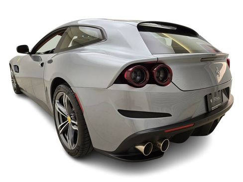Used 2017 Ferrari GTC4Lusso AWD/4WD image 9