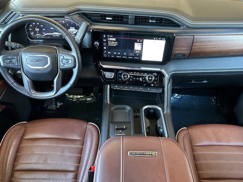 Certified 2025 GMC Sierra 2500 Denali Ultimate AWD/4WD image 14