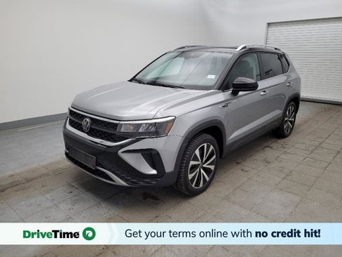 Used 2023 Volkswagen Taos SE image 1