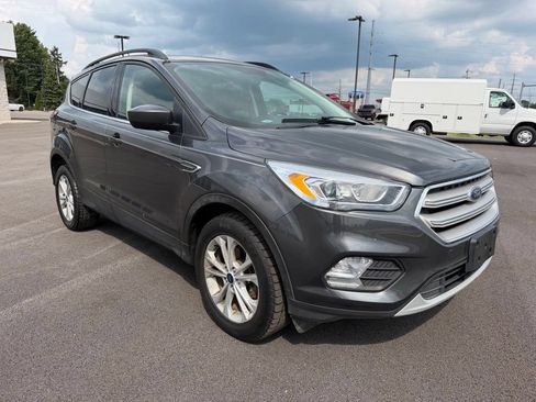 Used 2018 Ford Escape SEL FWD image 3