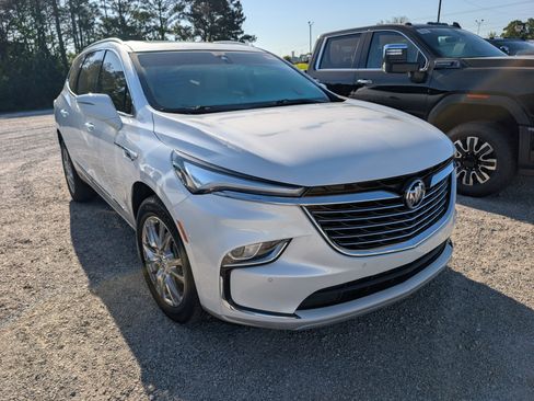 Used 2023 Buick Enclave Essence w/ Experience Buick Package image 2