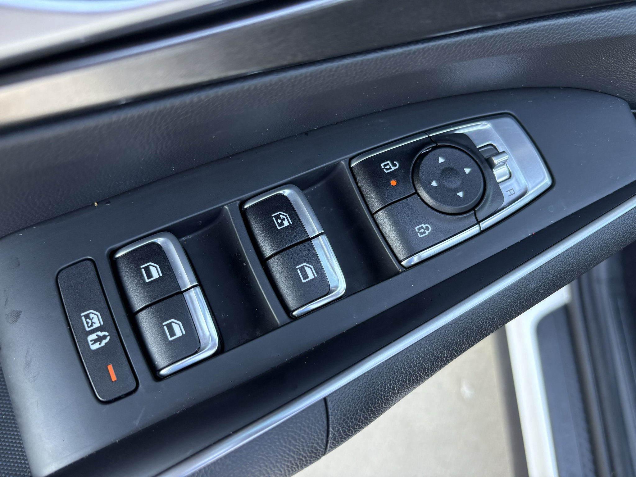 Used 2025 Kia Sorento EX w/ EX Panoramic Sunroof Package FWD image 11