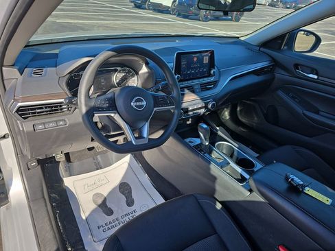 Used 2024 Nissan Altima 2.5 SV image 20