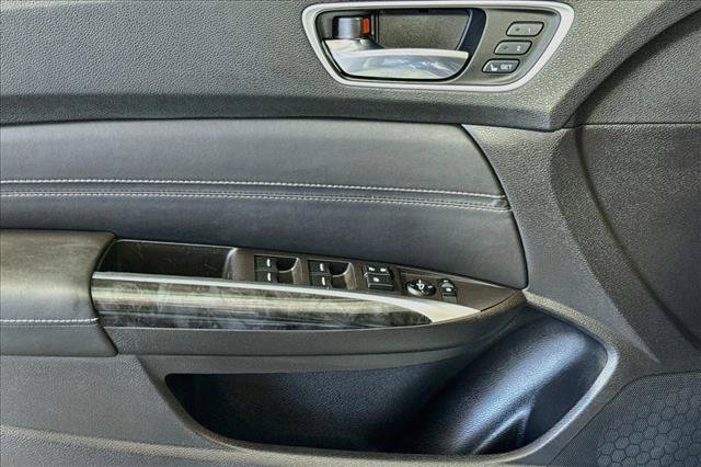 Used 2018 Acura TLX w/ Technology Package FWD image 17