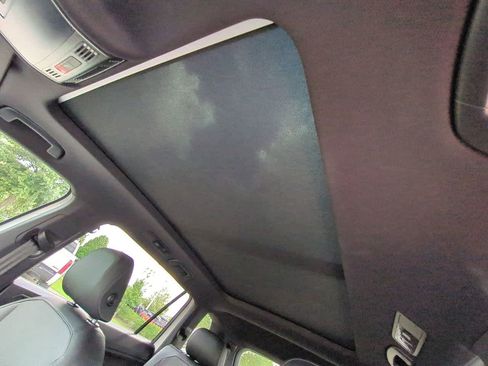 Used 2019 Volkswagen Tiguan SEL Premium R-Line FWD image 20
