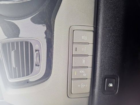 Used 2018 Kia Sedona SX Limited image 6