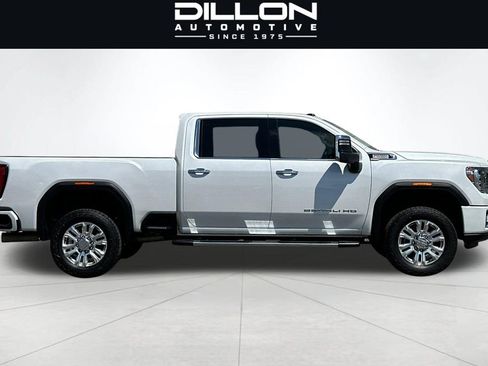 Used 2023 GMC Sierra 2500 Denali w/ Denali Ultimate Package AWD/4WD image 3