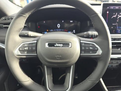 Used 2024 Jeep Compass Limited w/ High Altitude Package image 19