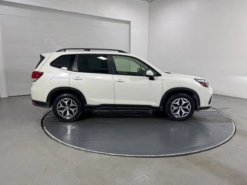 Used 2019 Subaru Forester Premium image 32