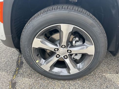 New 2025 Jeep Grand Cherokee Limited w/ Luxury Tech Group II image 29