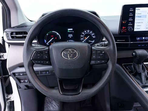Used 2022 Toyota Sienna LE FWD image 29